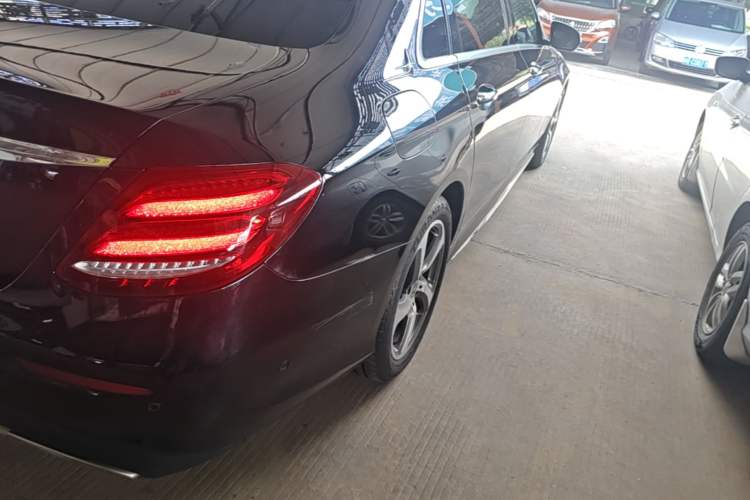 Used Mercedes-Benz E-Class 2017 E 300 L Sport Luxury Edition Right Rear Taillight