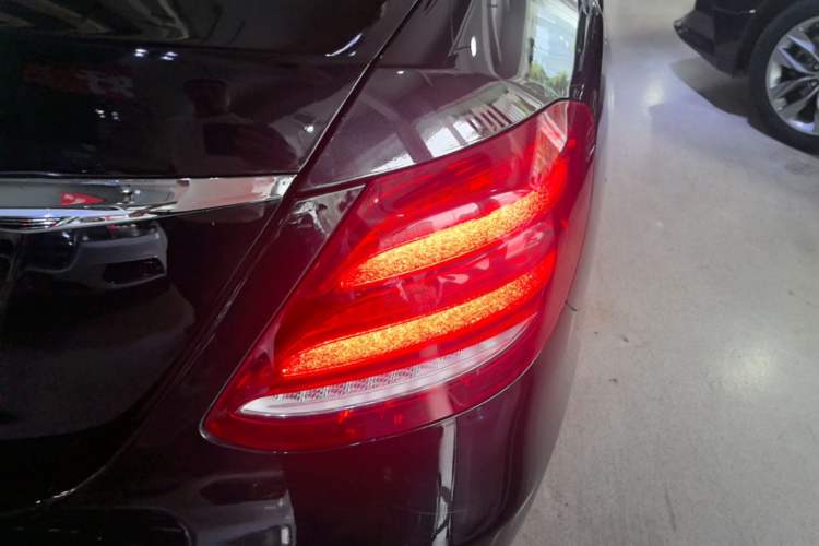 Used Mercedes-Benz E-Class 2017 E 300 L Sporty and Stylish Model Right Rear Taillight