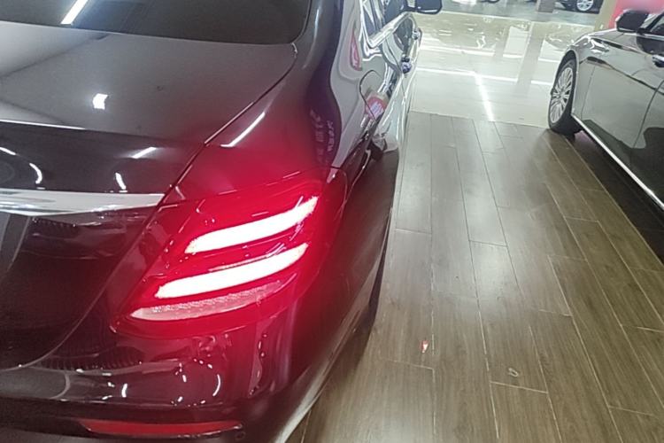 Used Mercedes-Benz E-Class 2017 E 320 L Sport 4MATIC Right Rear Taillight