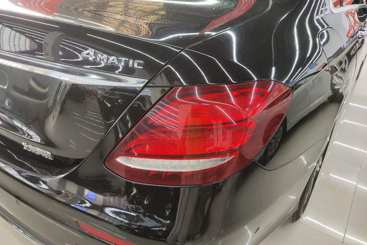 Used Mercedes-Benz E-Class 2017 E 320 L Sport 4MATIC Right Rear Taillight