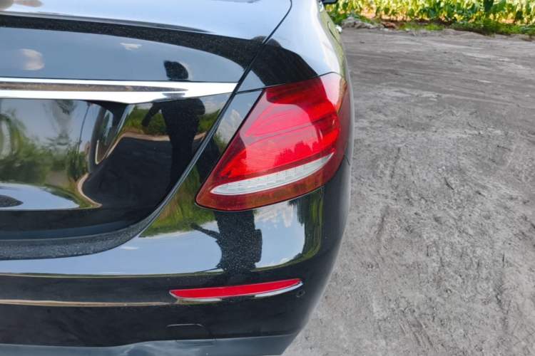 Used Mercedes-Benz E-Class 2017 E 300 L Sport Luxury Edition Right Rear Taillight