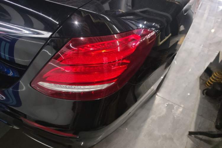 Used Mercedes-Benz E-Class 2017 E 300 L Sporty and Stylish Model Right Rear Taillight