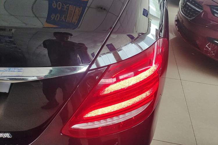 Used Mercedes-Benz E-Class 2017 E 300 L Luxury Model Right Rear Taillight