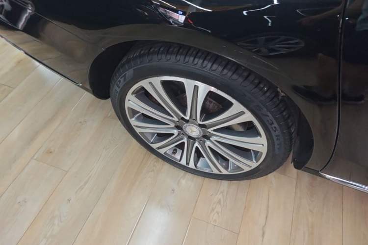 Used Mercedes-Benz E-Class 2017 E 320 L 4MATIC Right Rear Wheel Hub