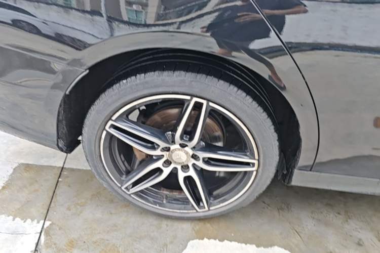 Used Mercedes-Benz E-Class 2017 E 300 Sport Edition Right Rear Wheel Hub