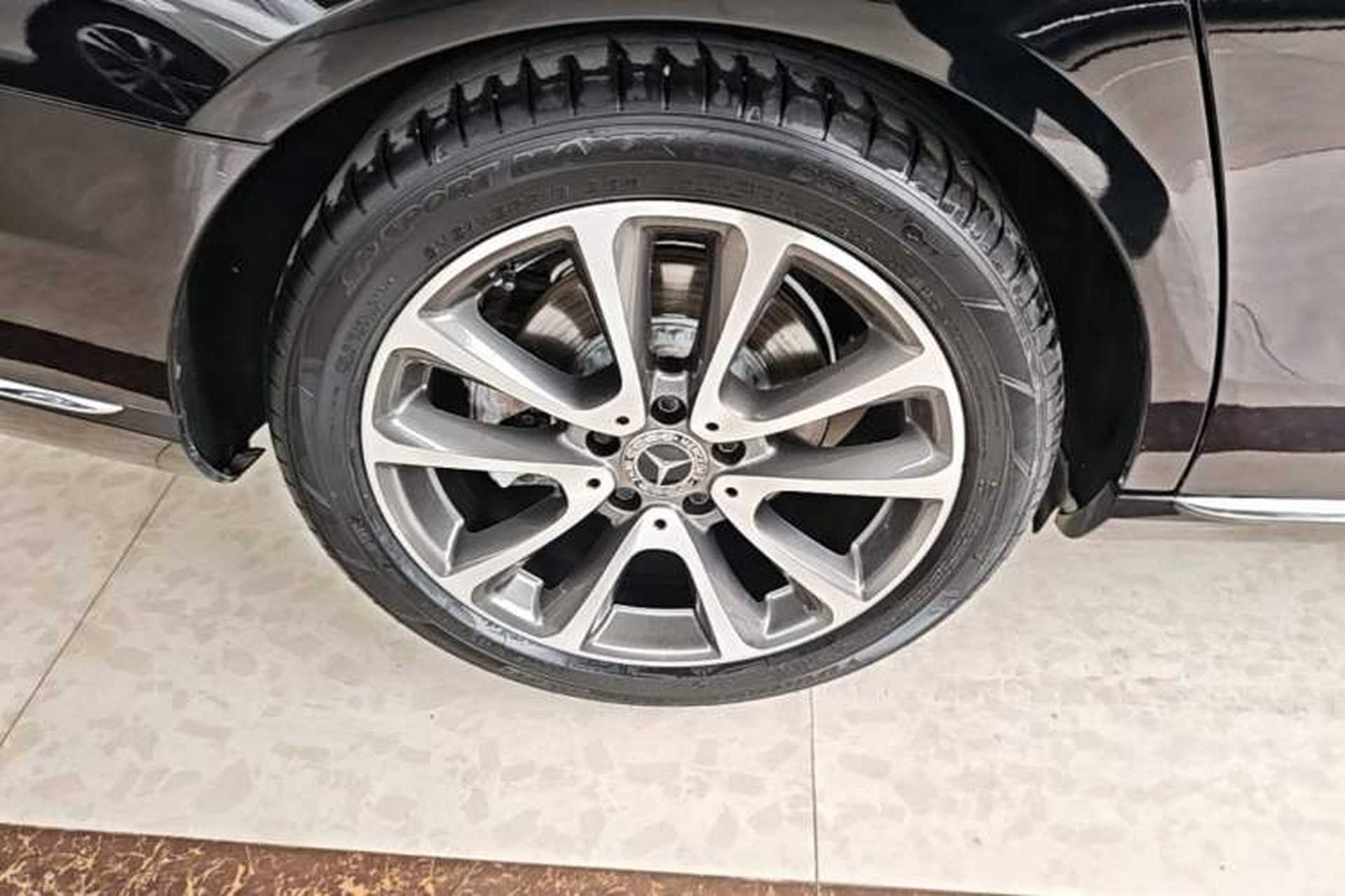 Used Mercedes-Benz E-Class 2017 E 300 L Luxury Model Right Rear Wheel Hub