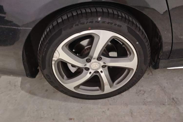 Used Mercedes-Benz E-Class 2017 E 300 L Sport Luxury Edition Right Rear Wheel Hub