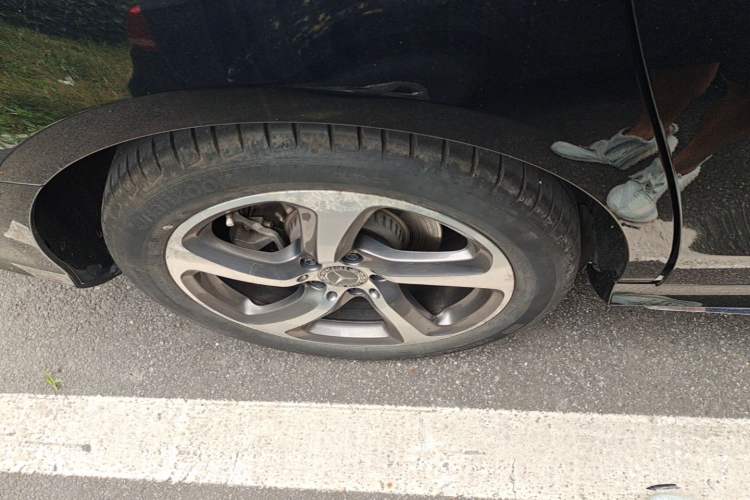 Used Mercedes-Benz E-Class 2017 E 300 L Sport Luxury Edition Right Rear Wheel Hub