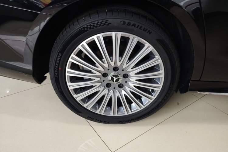 Used Mercedes-Benz E-Class 2017 E 300 L Sport Luxury Edition Right Rear Wheel Hub
