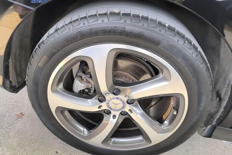 Used Mercedes-Benz E-Class 2017 E 200 L Sport 4MATIC Right Rear Wheel Hub