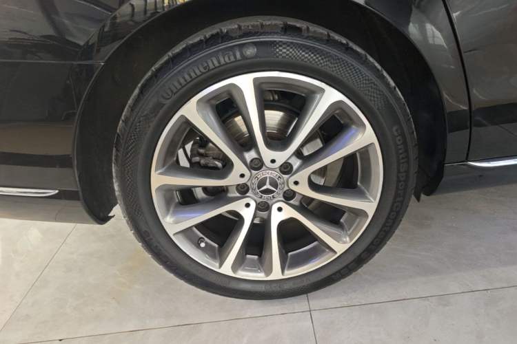 Used Mercedes-Benz E-Class 2017 E 200 L 4MATIC Right Rear Wheel Hub