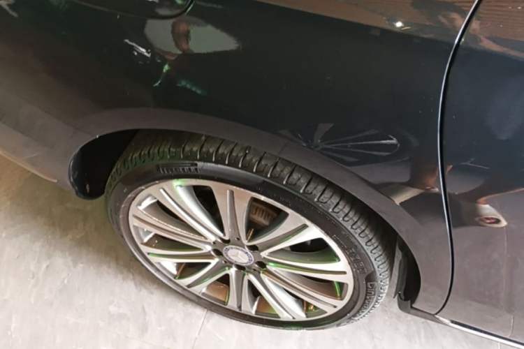 Used Mercedes-Benz E-Class 2017 E 300 L Luxury Model Right Rear Wheel Hub