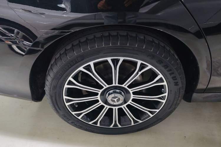 Used Mercedes-Benz E-Class 2017 E 300 Sport Edition Right Rear Wheel Hub