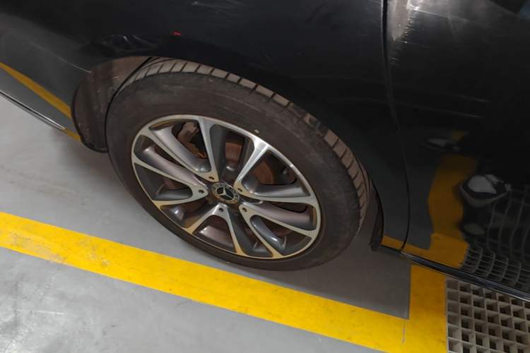 Used Mercedes-Benz E-Class 2017 E 300 L Luxury Model Right Rear Wheel Hub