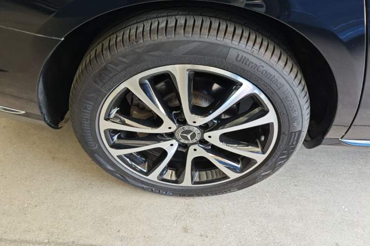Used Mercedes-Benz E-Class 2017 E 300 L Luxury Model Right Rear Wheel Hub