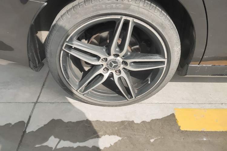 Used Mercedes-Benz E-Class 2017 Restyled E 300 Sport Edition Right Rear Wheel Hub