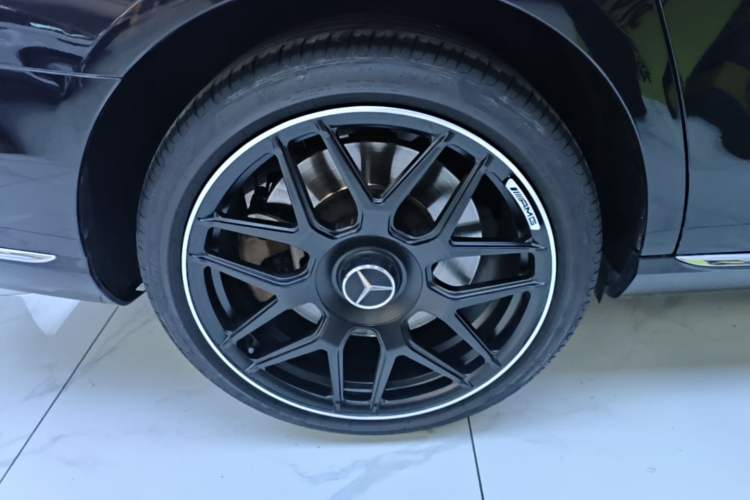 Used Mercedes-Benz E-Class 2017 E 320 L 4MATIC Right Rear Wheel Hub