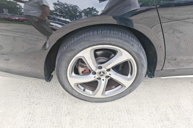 Used Mercedes-Benz E-Class 2017 E 300 L Sport Luxury Edition Right Rear Wheel Hub