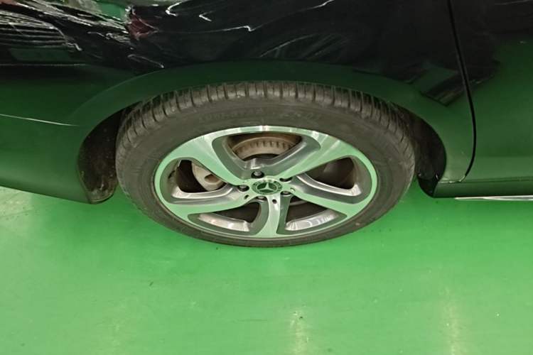 Used Mercedes-Benz E-Class 2017 E 300 L Sport Luxury Edition Right Rear Wheel Hub