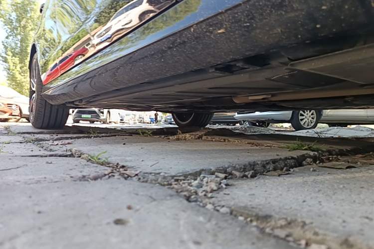 Used Mercedes-Benz E-Class 2017 E 200 Sport 4MATIC Right Side Sill