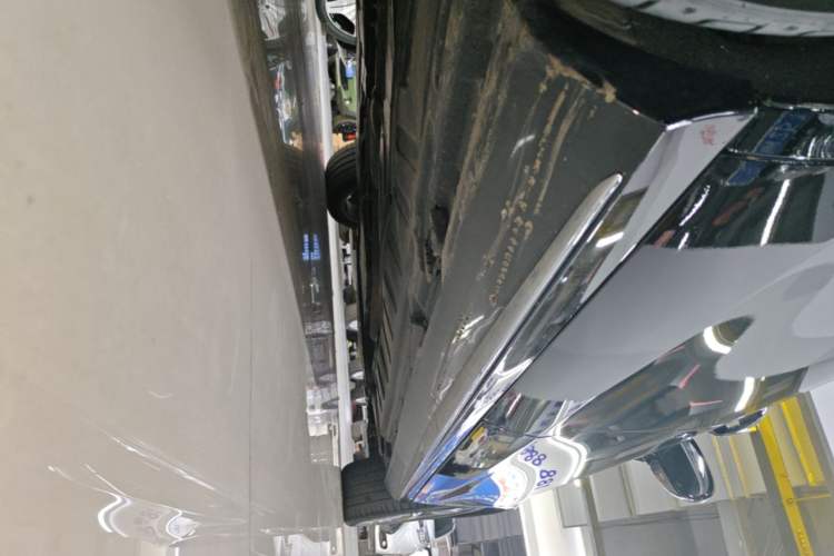 Used Mercedes-Benz E-Class 2017 E 200 L Sport 4MATIC Right Side Sill