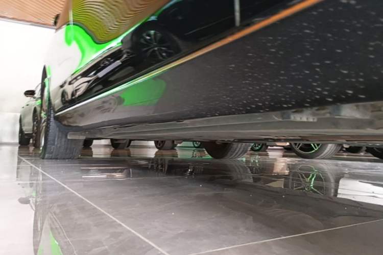 Used Mercedes-Benz E-Class 2017 E 300 L Luxury Model Right Side Sill