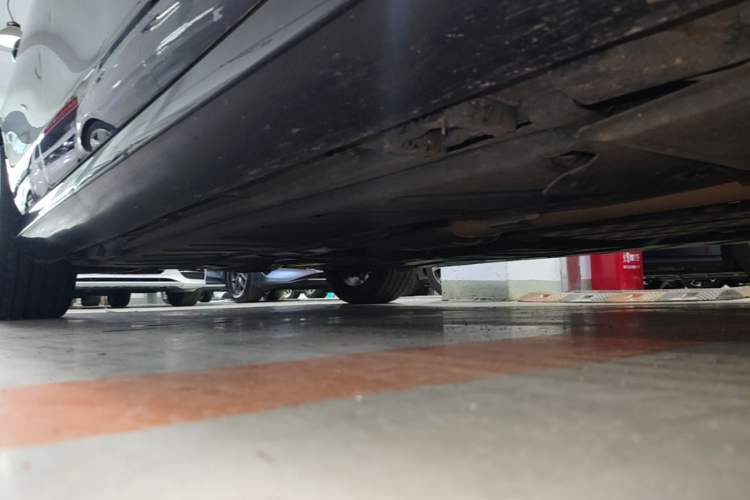 Used Mercedes-Benz E-Class 2017 E 300 Sport Edition Right Side Sill