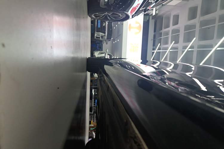 Used Mercedes-Benz E-Class 2017 E 300 L Luxury Model Right Side Sill