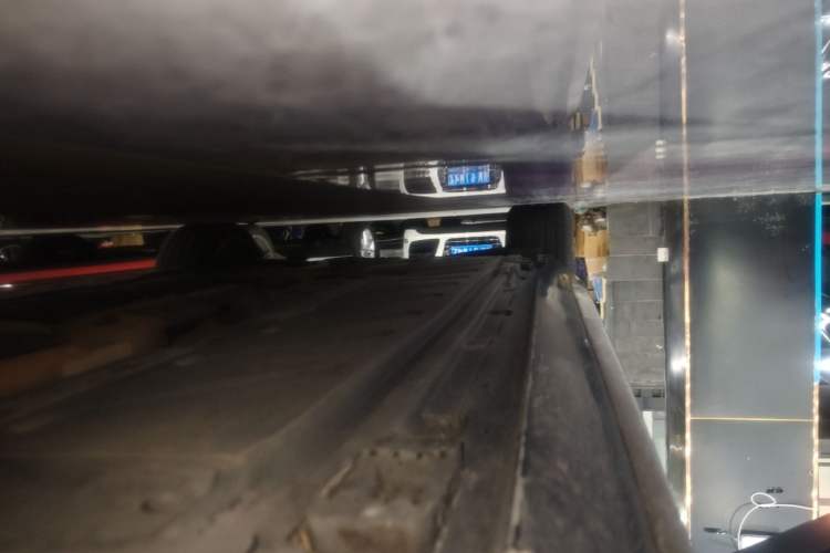 Used Mercedes-Benz E-Class 2017 E 300 L Sporty and Stylish Model Right Side Sill