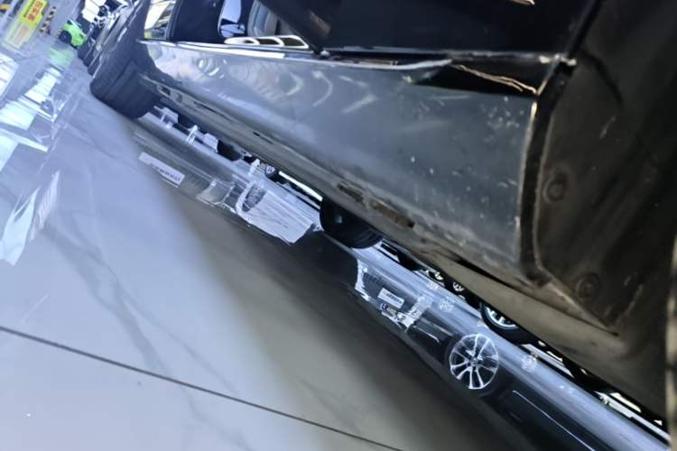 Used Mercedes-Benz E-Class 2017 E 320 L 4MATIC Right Side Sill
