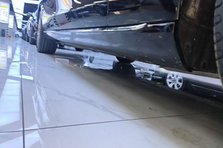Used Mercedes-Benz E-Class 2017 E 320 L 4MATIC Right Side Sill