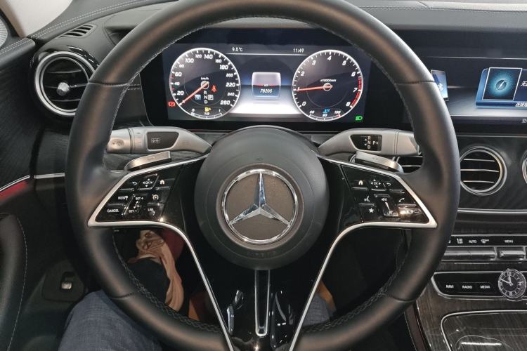 Used Mercedes-Benz E-Class 2017 E 300 L Sport Luxury Edition Steering Wheel