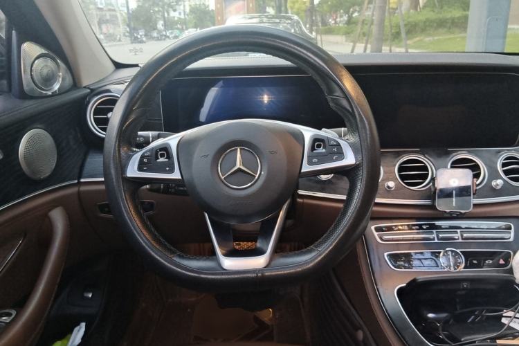 Used Mercedes-Benz E-Class 2017 E 300 L Sport Luxury Edition Steering Wheel