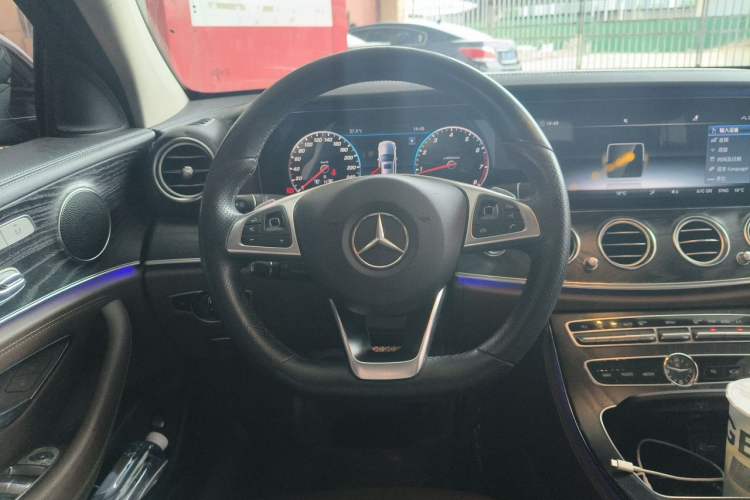 Used Mercedes-Benz E-Class 2017 E 300 L Sport Luxury Edition Steering Wheel