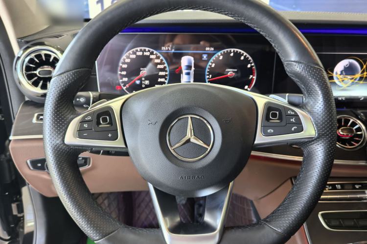 Used Mercedes-Benz E-Class 2017 E 300 L Sport Luxury Edition Steering Wheel