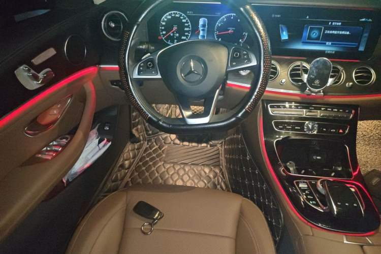 Used Mercedes-Benz E-Class 2017 E 300 L Sport Luxury Edition Steering Wheel