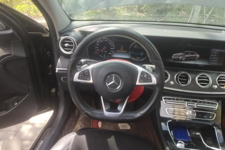Used Mercedes-Benz E-Class 2017 E 300 L Sport Luxury Edition Steering Wheel
