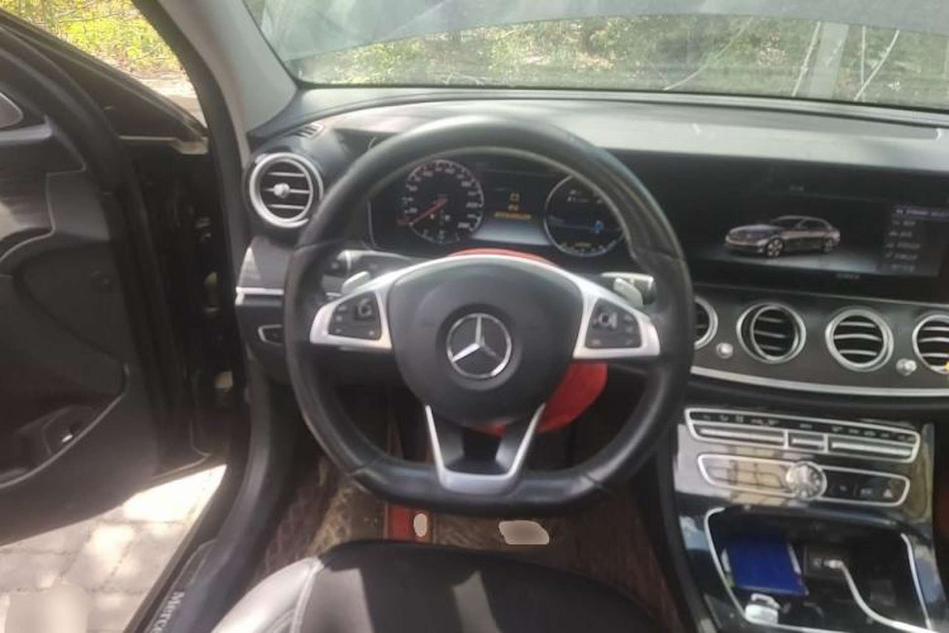 Used Mercedes-Benz E-Class 2017 E 300 L Sport Luxury Edition Steering Wheel
