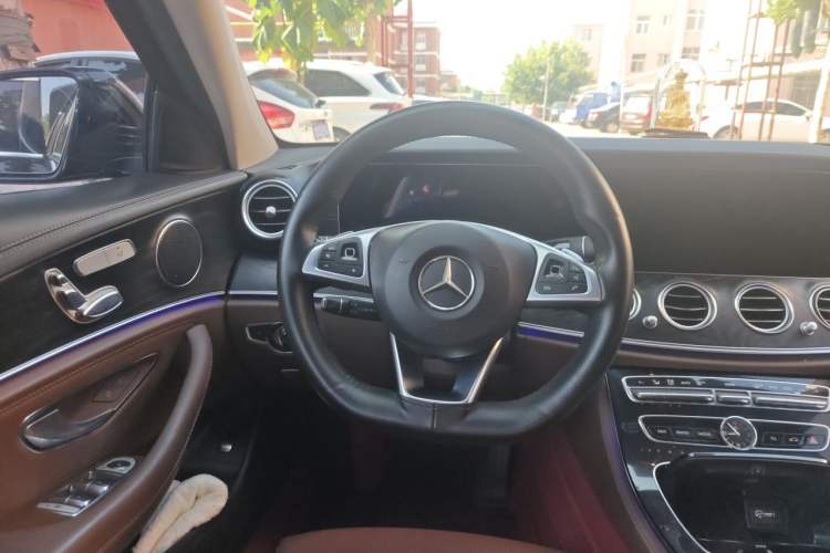Used Mercedes-Benz E-Class 2017 E 200 Sport Steering Wheel