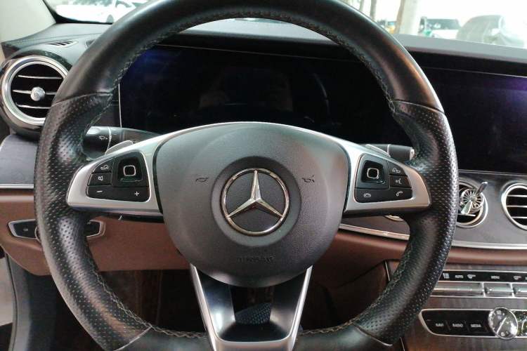 Used Mercedes-Benz E-Class 2017 E 300 L Sport Luxury Edition Steering Wheel