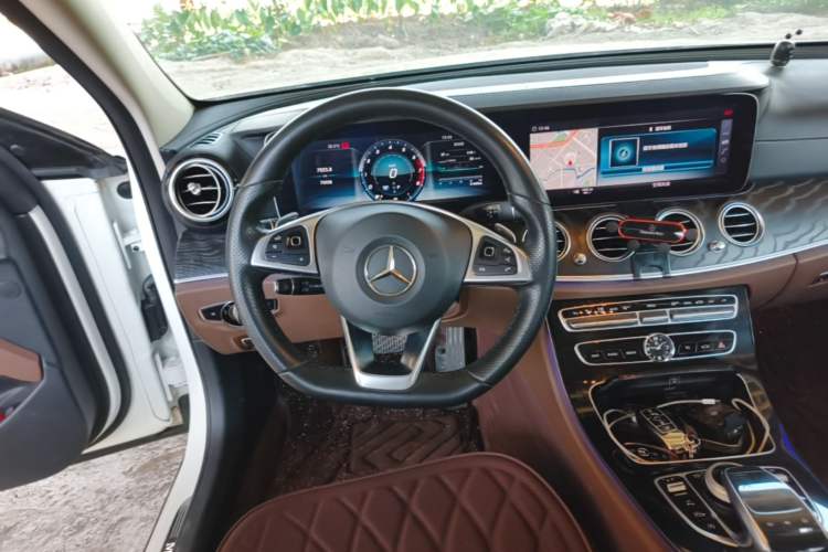 Used Mercedes-Benz E-Class 2017 E 300 L Sport Luxury Edition Steering Wheel