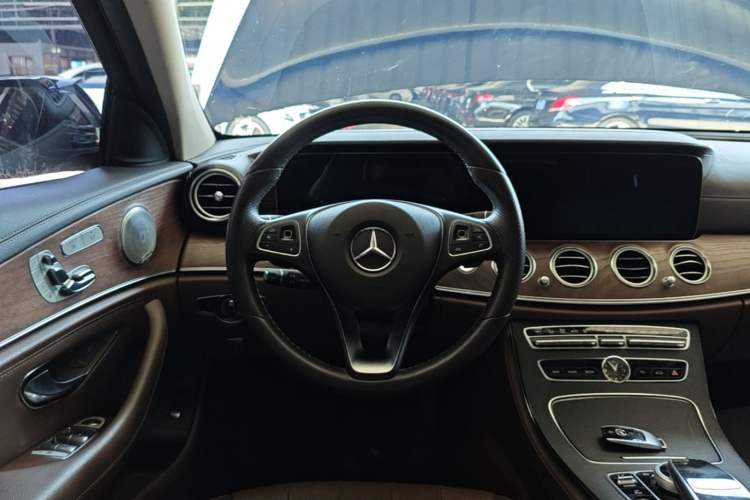 Used Mercedes-Benz E-Class 2017 E 300 L Luxury Model Steering Wheel