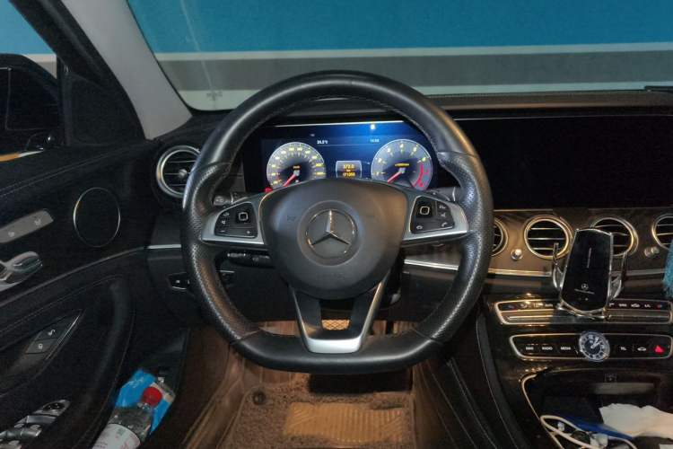 Used Mercedes-Benz E-Class 2017 E 300 L Sport Luxury Edition Steering Wheel