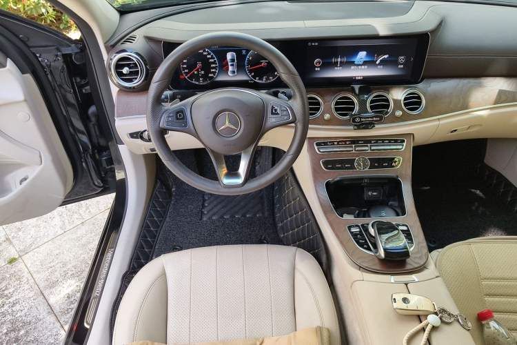 Used Mercedes-Benz E-Class 2017 E 300 L Luxury Model Steering Wheel