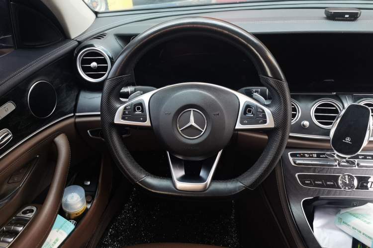 Used Mercedes-Benz E-Class 2017 E 300 L Sport Luxury Edition Steering Wheel