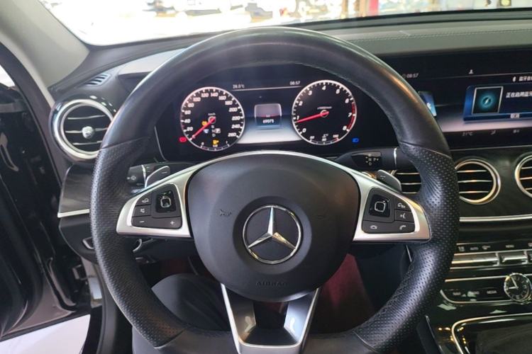 Used Mercedes-Benz E-Class 2017 E 300 L Sport Luxury Edition Steering Wheel
