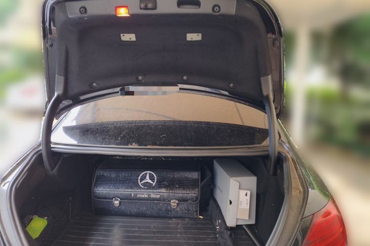 Used Mercedes-Benz E-Class 2017 E 200 L 4MATIC Trunk