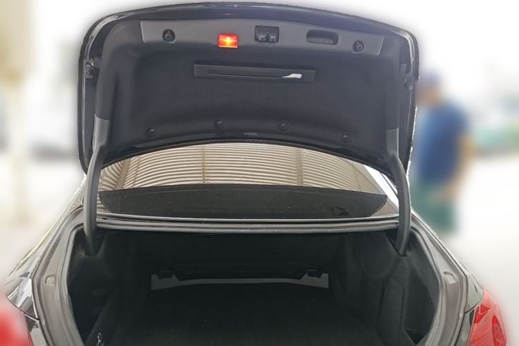 Used Mercedes-Benz E-Class 2017 E 200 L 4MATIC Trunk
