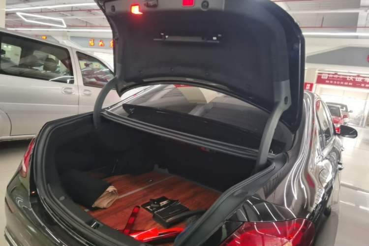 Used Mercedes-Benz E-Class 2017 E 300 L Luxury Model Trunk