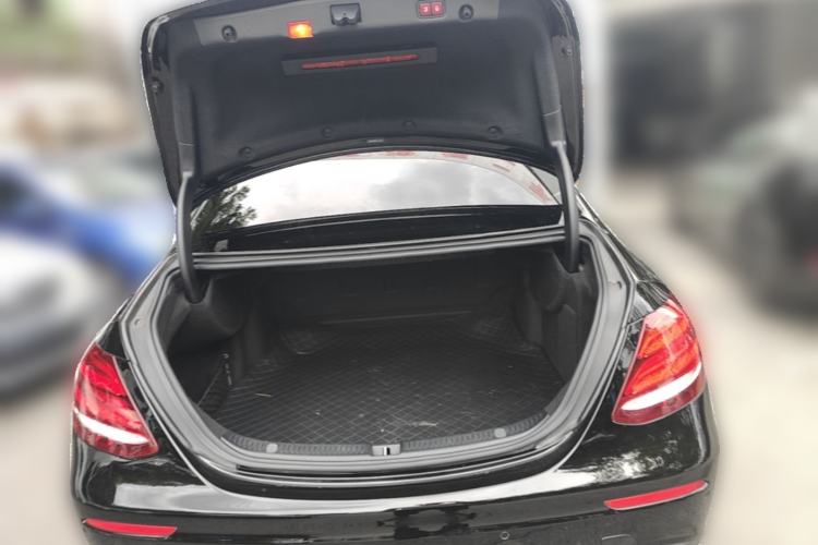 Used Mercedes-Benz E-Class 2017 E 300 L Sport Luxury Edition Trunk